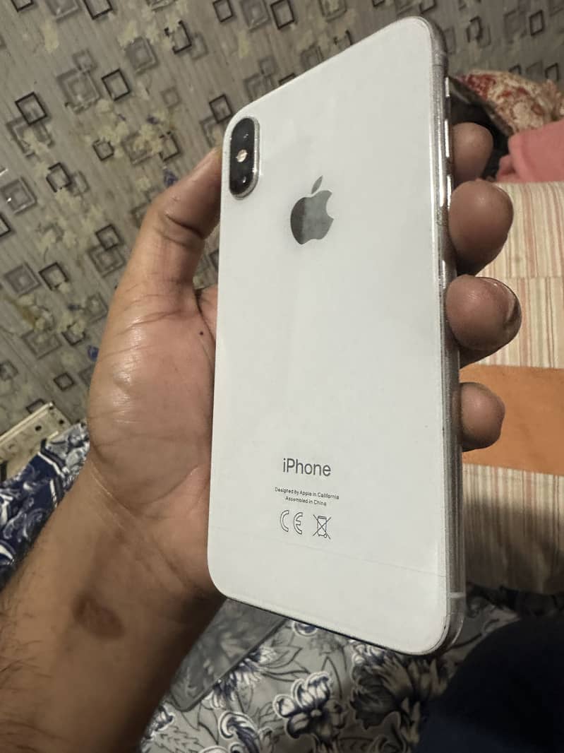 Apple iPhone XS 4