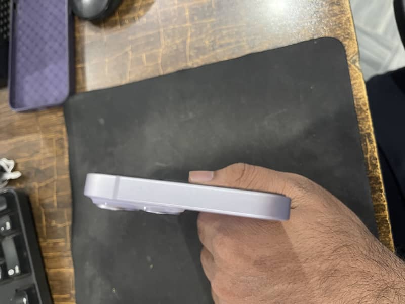 Apple iPhone 14 3