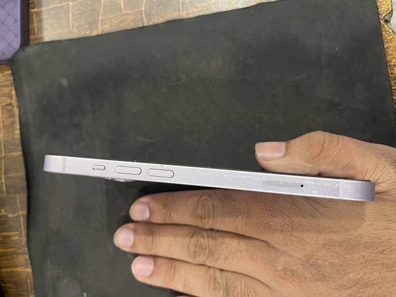 Apple iPhone 14 4