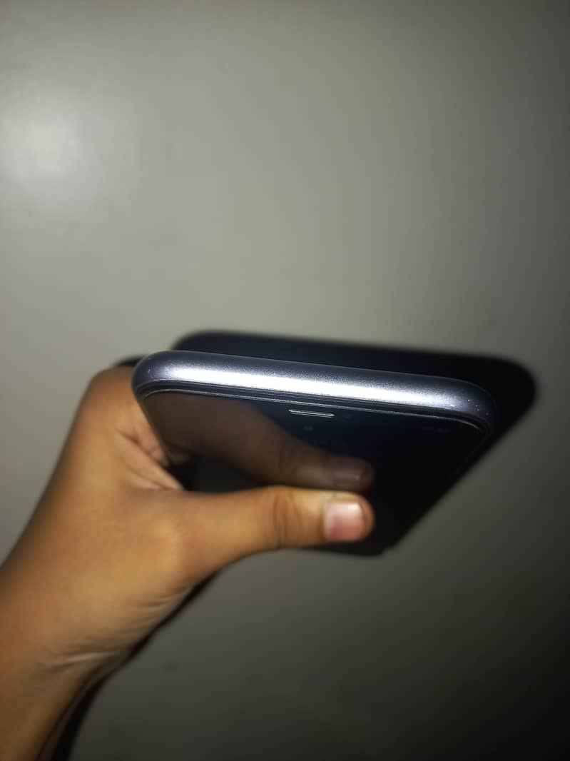 Apple iPhone 11 6