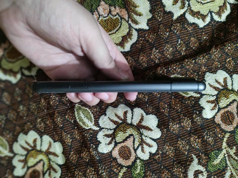 Google Pixel 8 4