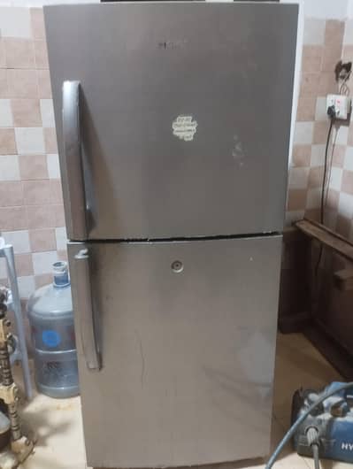 haier fridge hrf-216