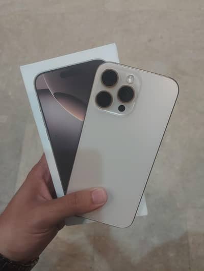 Apple iPhone 16 Pro Max