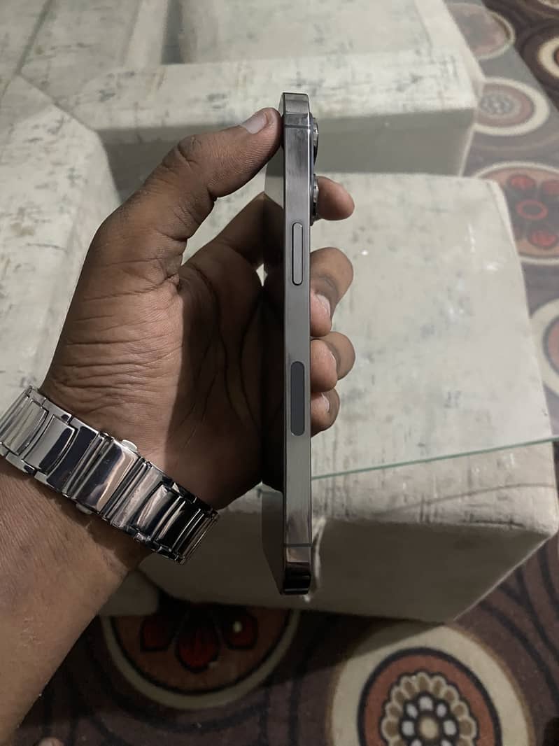 Apple iPhone 13 Pro 3