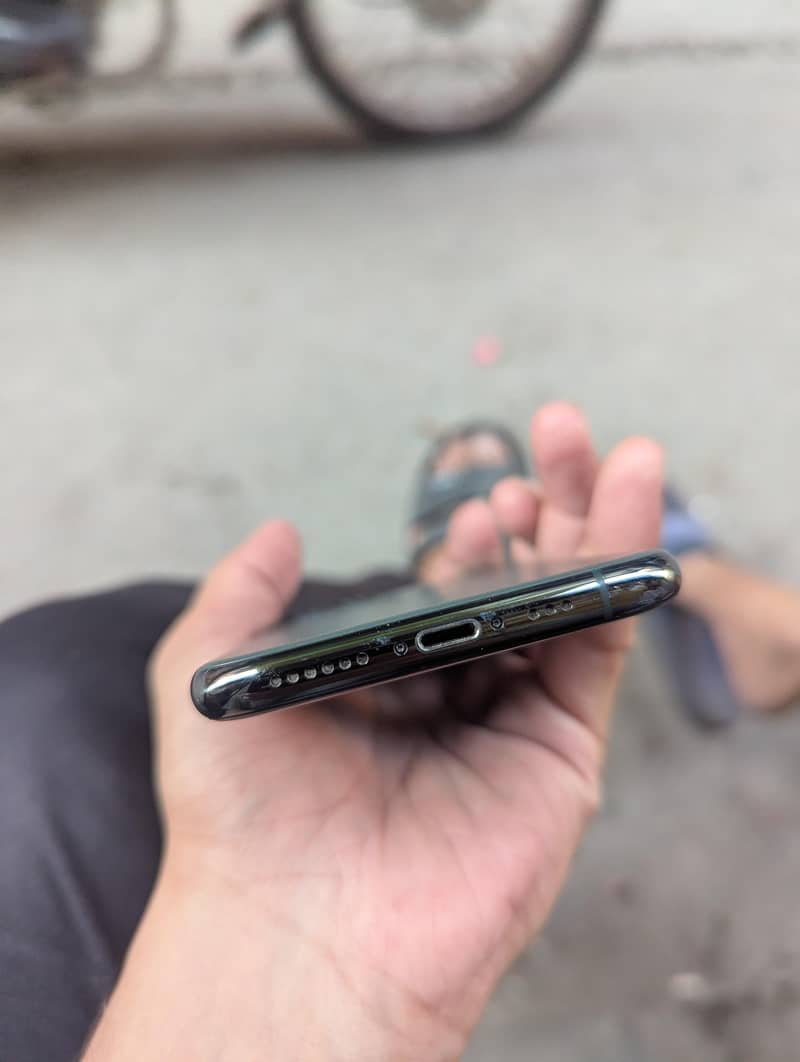 Apple iPhone 11 Pro 0