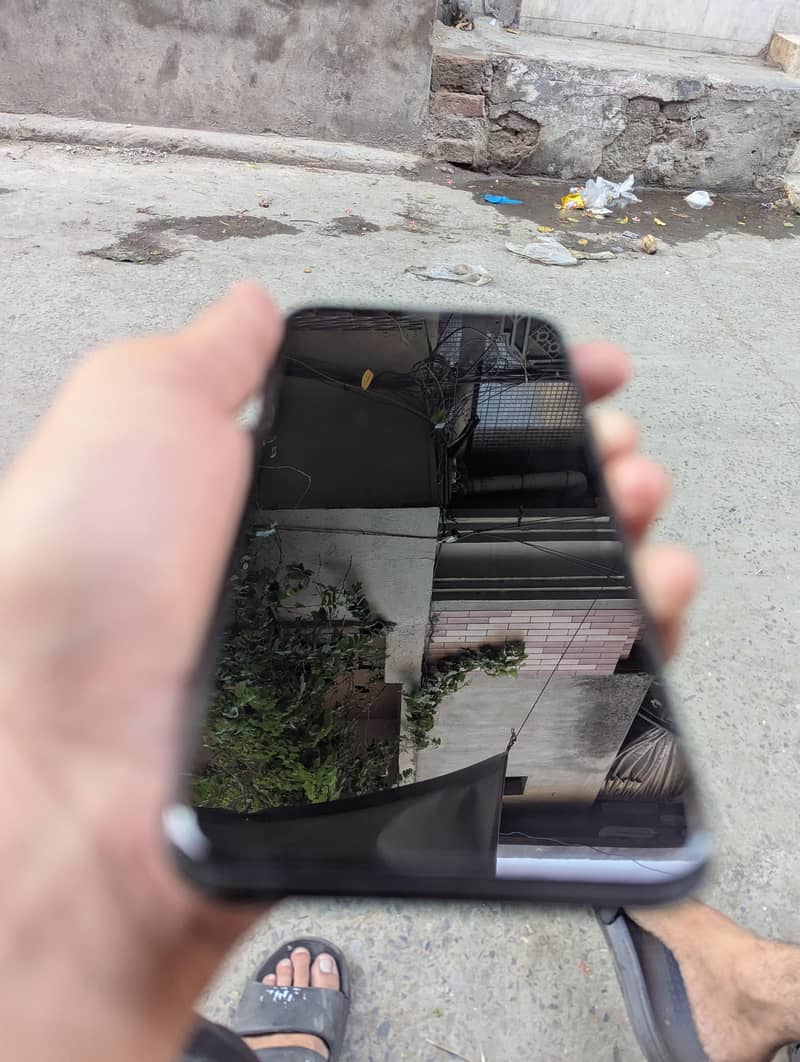 Apple iPhone 11 Pro 4