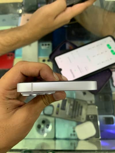 Apple iPhone 14