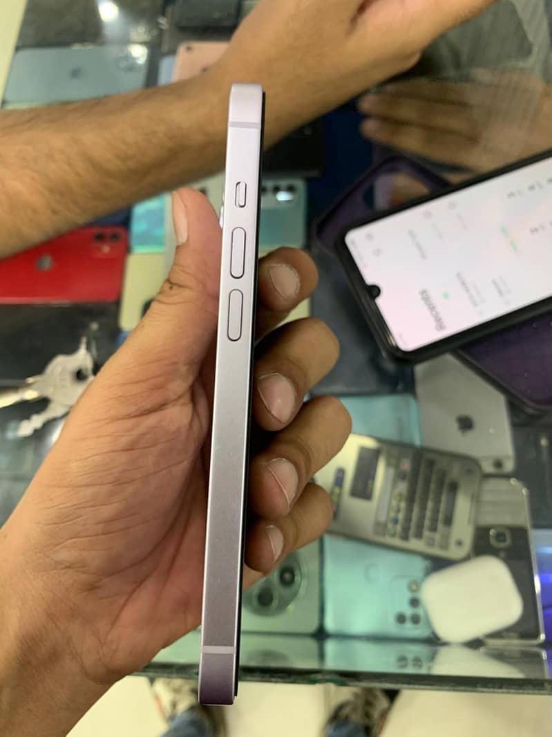 Apple iPhone 14 4