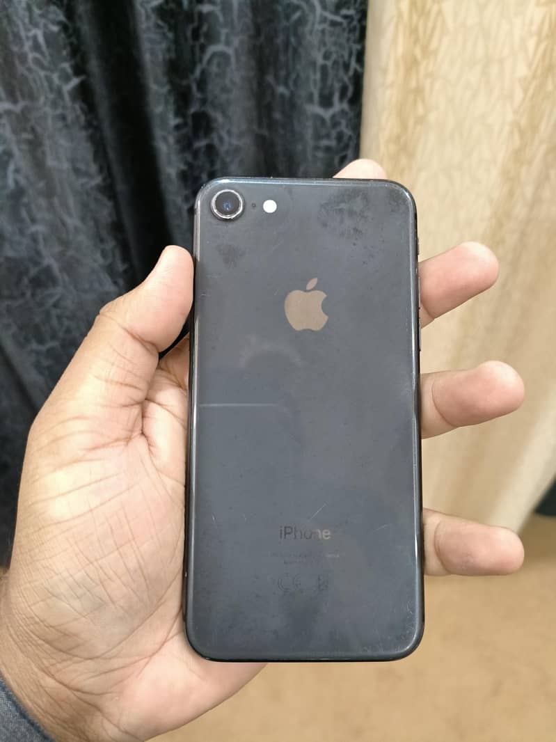 Apple iPhone 8 1