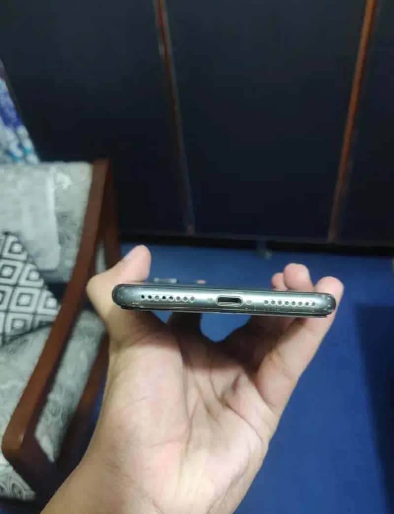 Apple iPhone 8 Plus 1