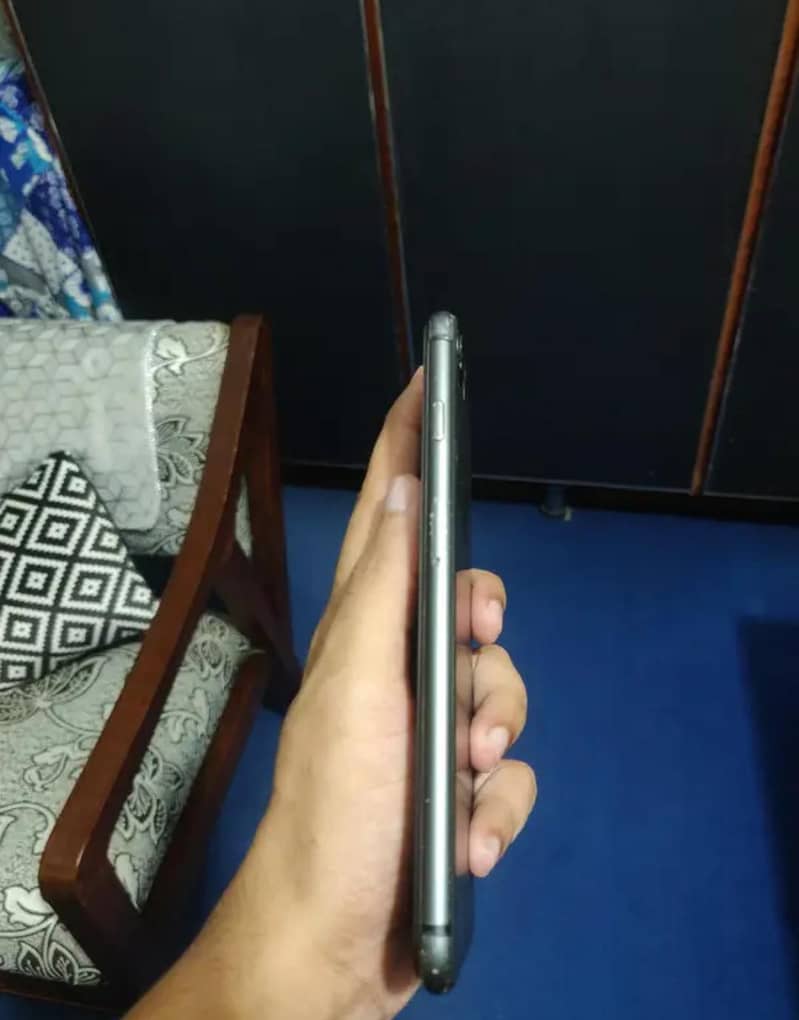Apple iPhone 8 Plus 3