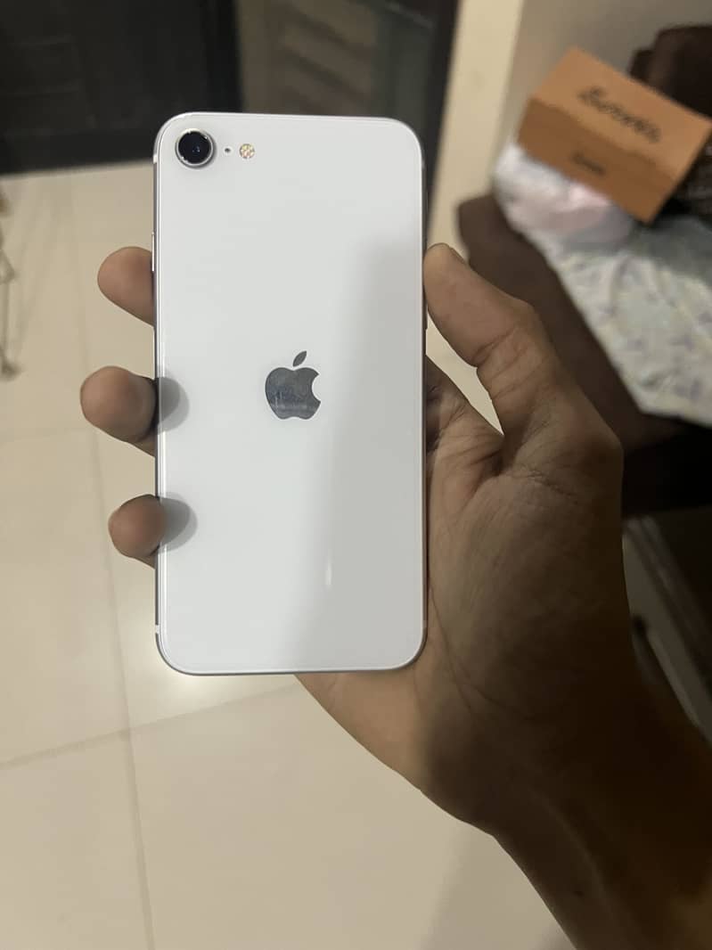 Apple iPhone SE 6