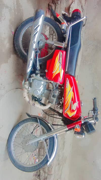 bike sale Karne hey urgent paisy chaia