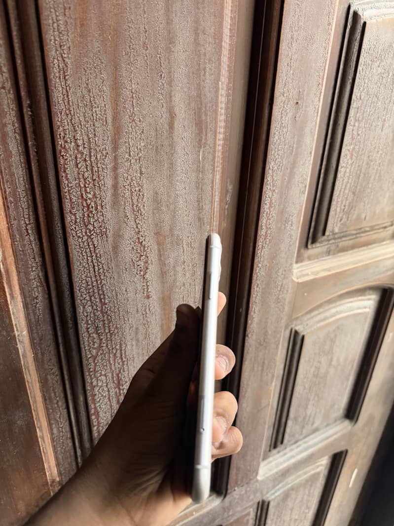 Apple iPhone 11 pta approved dual 64 gb 5