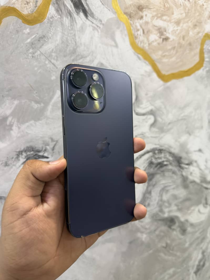 Apple iPhone 14 Pro Max 1