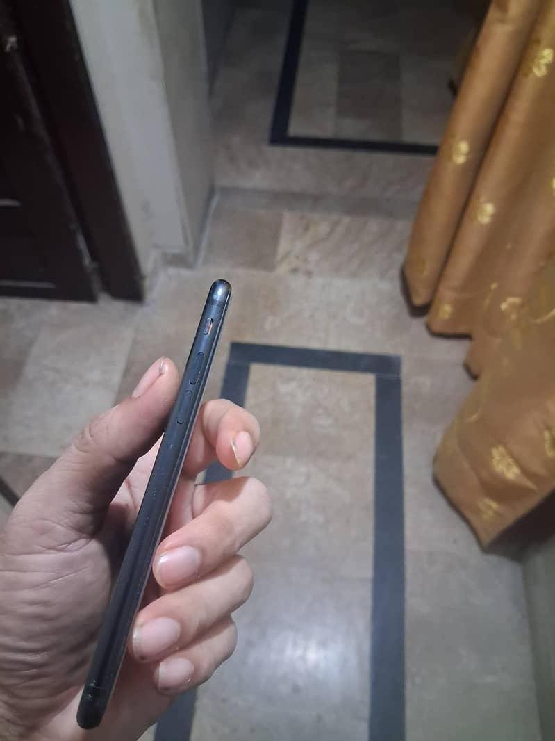 Apple iPhone 7 3