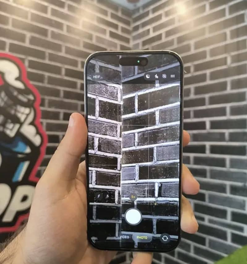 Apple iPhone 16 Pro sim working 1