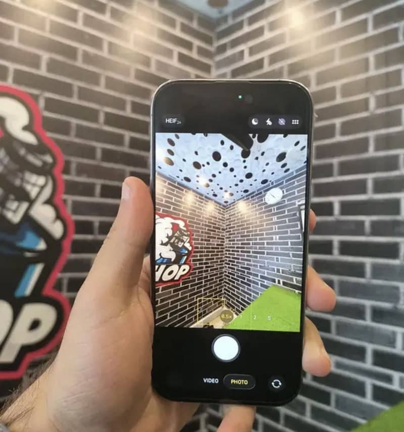 Apple iPhone 16 Pro sim working 4