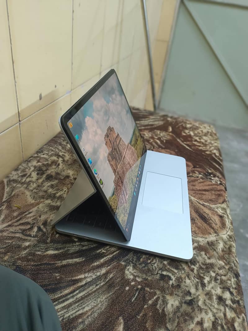 Microsoft Surface Laptop Studio   Core i7 11th H processor Gen 1