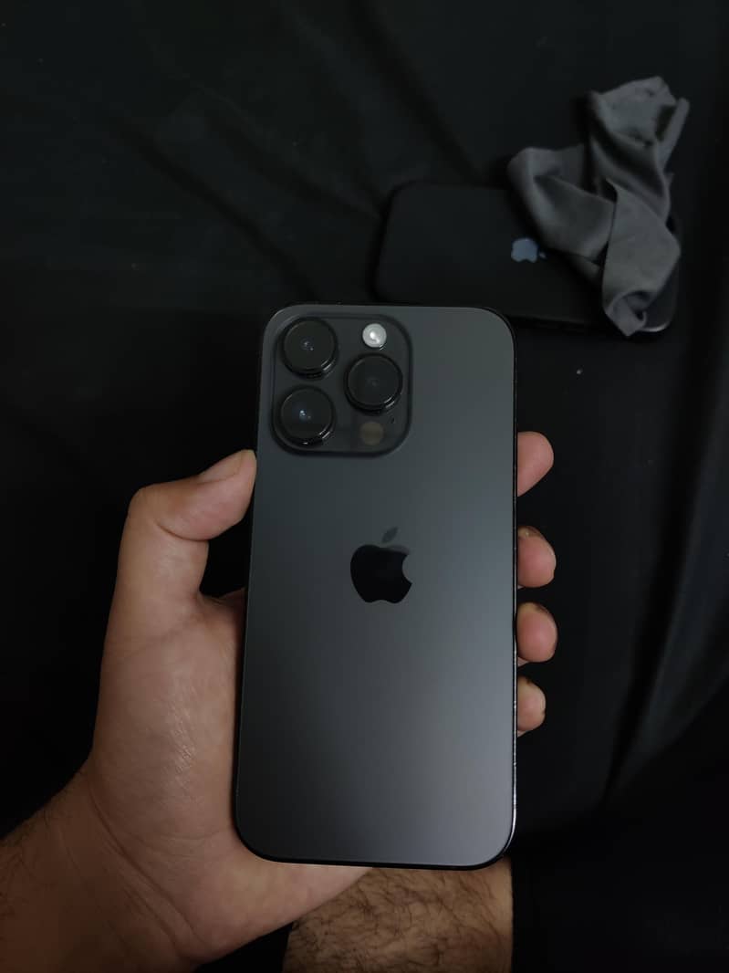 Apple iPhone 14 Pro 0