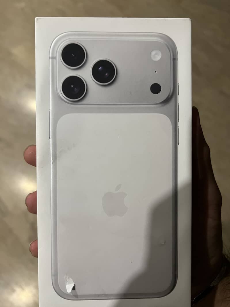 Apple iPhone 17 Pro Max 0