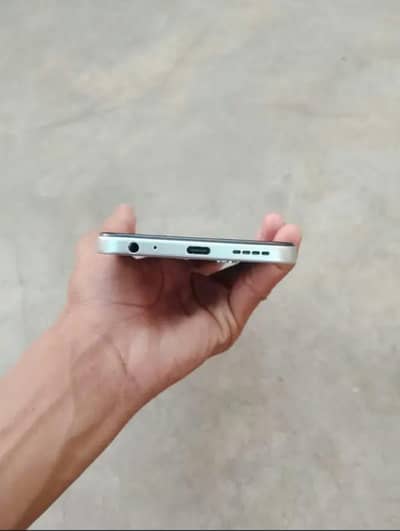 INFINIX HOT 60i
