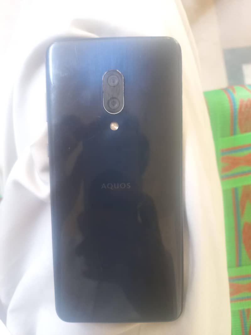 Sharp Aquos Zero 2 1