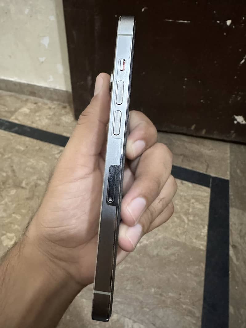 Apple iPhone 14 Pro 8