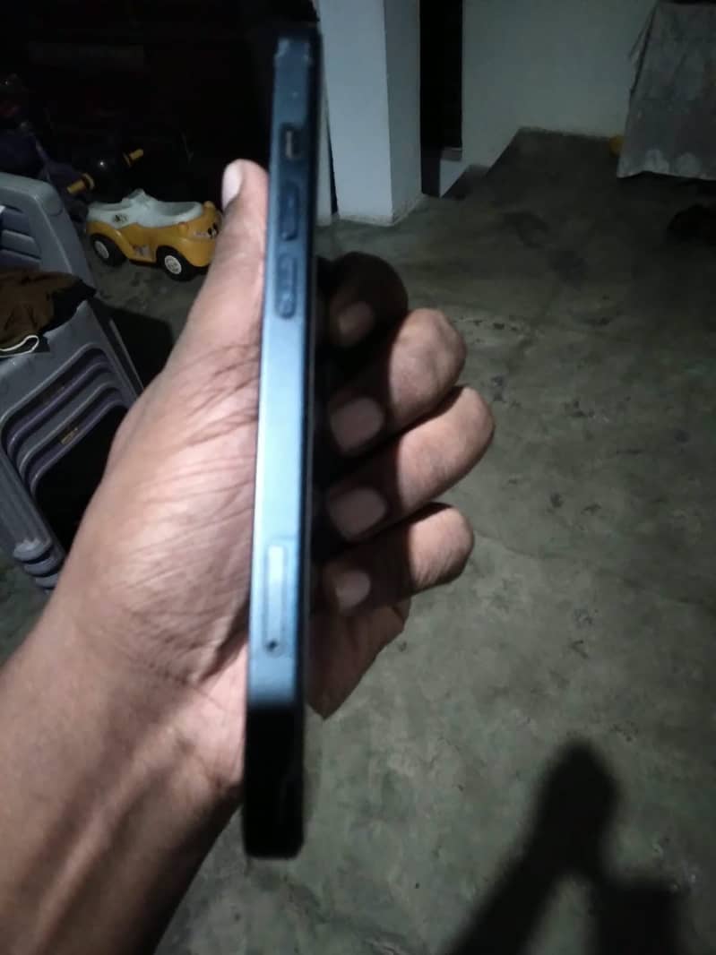 Apple iPhone 13 1