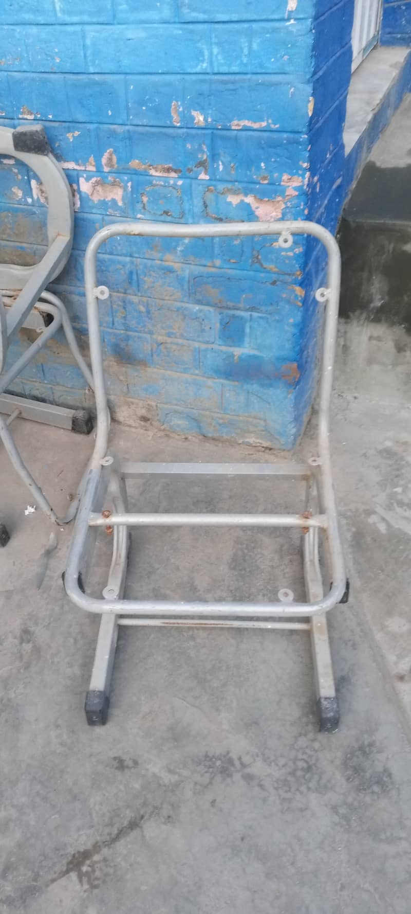 school chairs 2