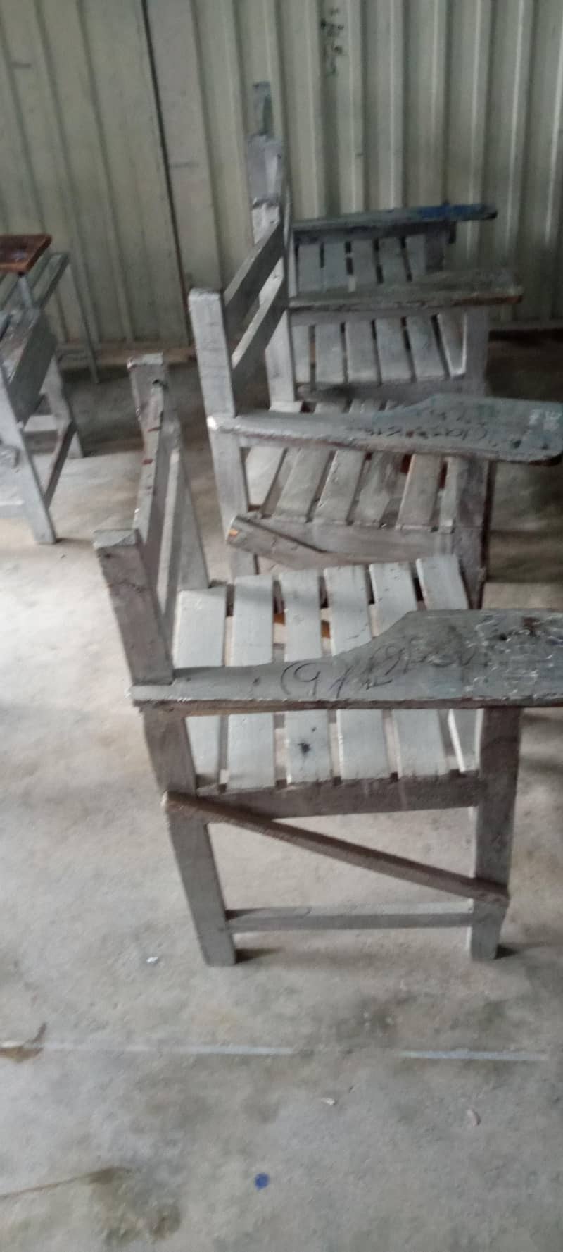 school chairs 3