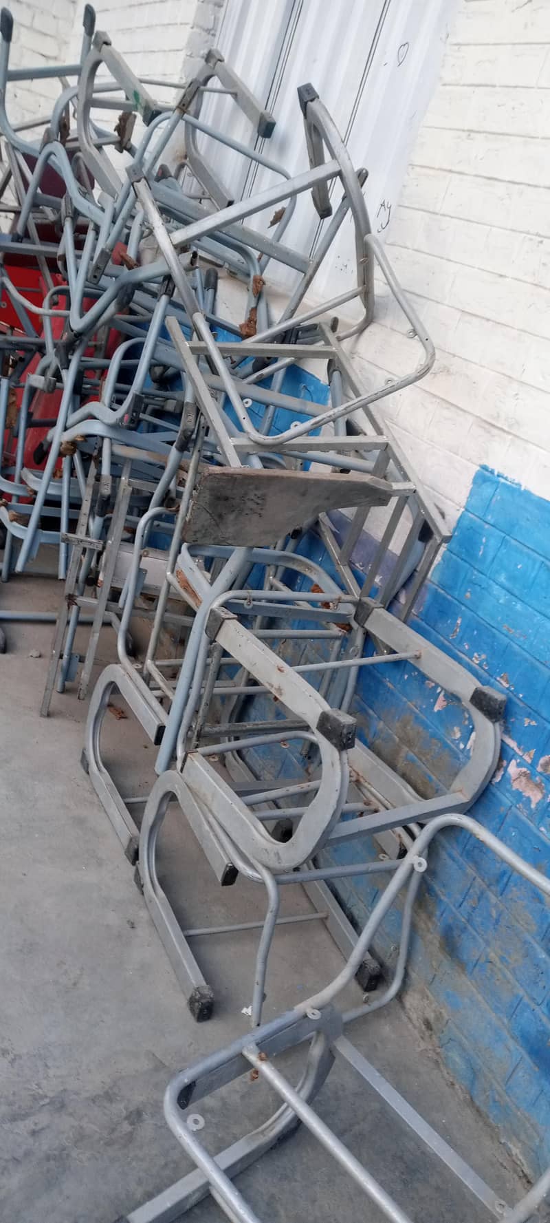 school chairs 4