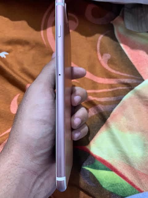 Apple iPhone 7 Plus 3