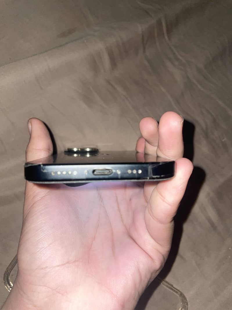 Apple iPhone 15 7