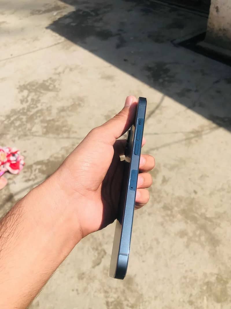Apple iPhone 12 Pro Max 3