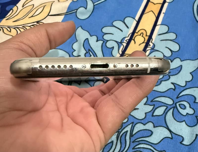 Apple iPhone 11 Pro 1