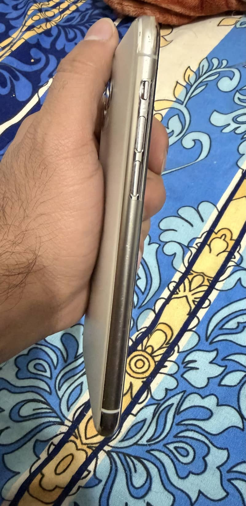 Apple iPhone 11 Pro 4