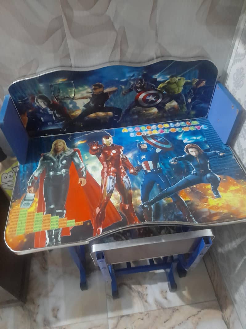 Study table for kids. 1