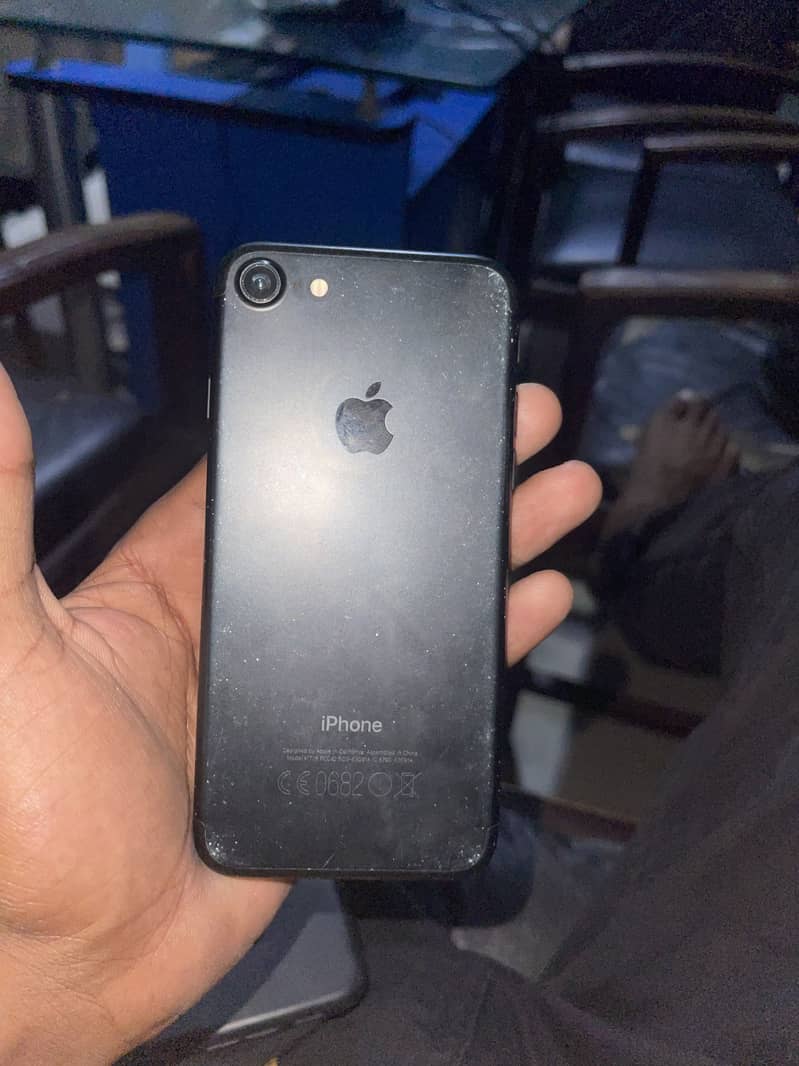 Apple iPhone 7 3