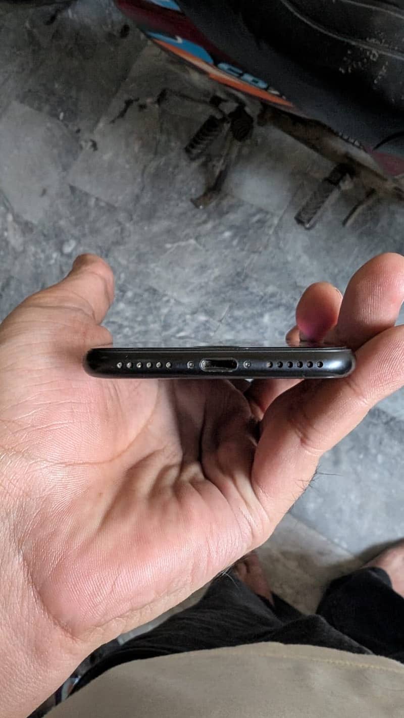 Apple iPhone SE 2020 1