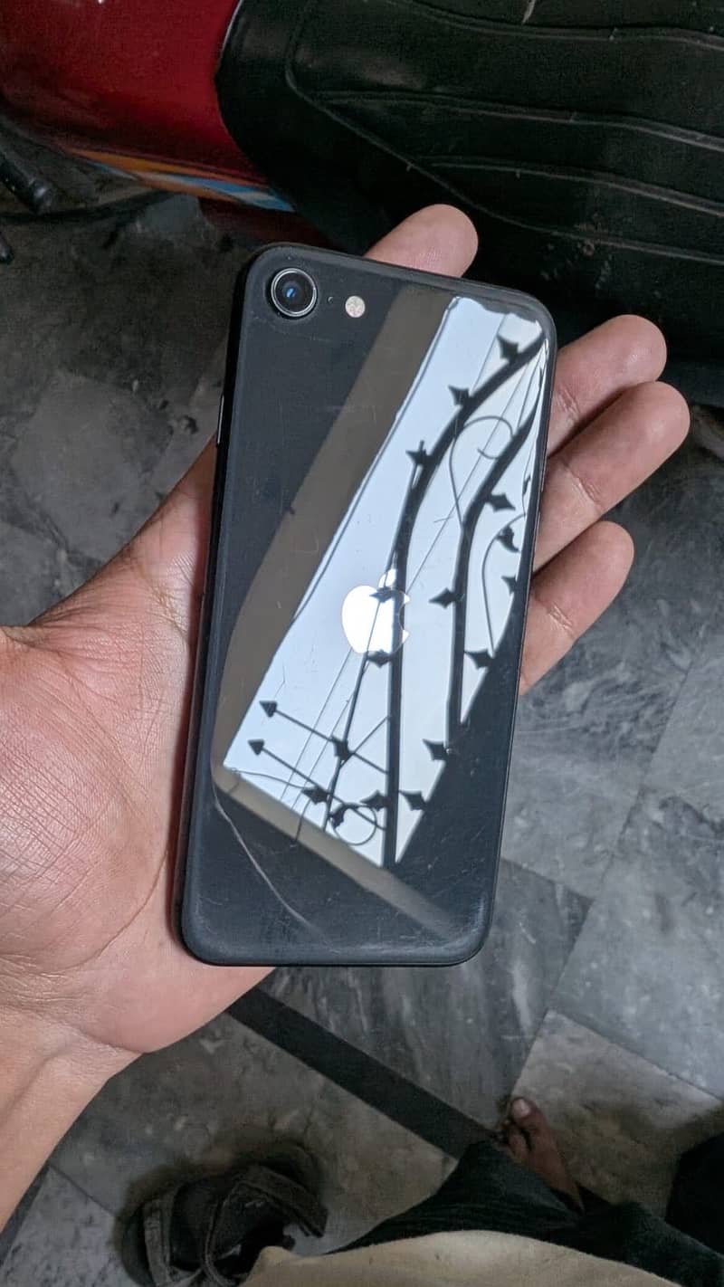 Apple iPhone SE 2020 5