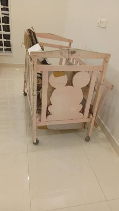 baby cot