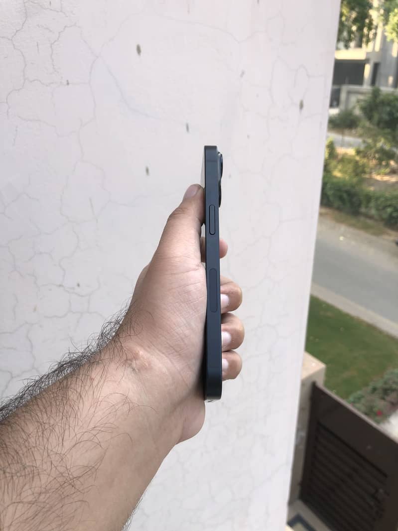 Apple iPhone 14 3