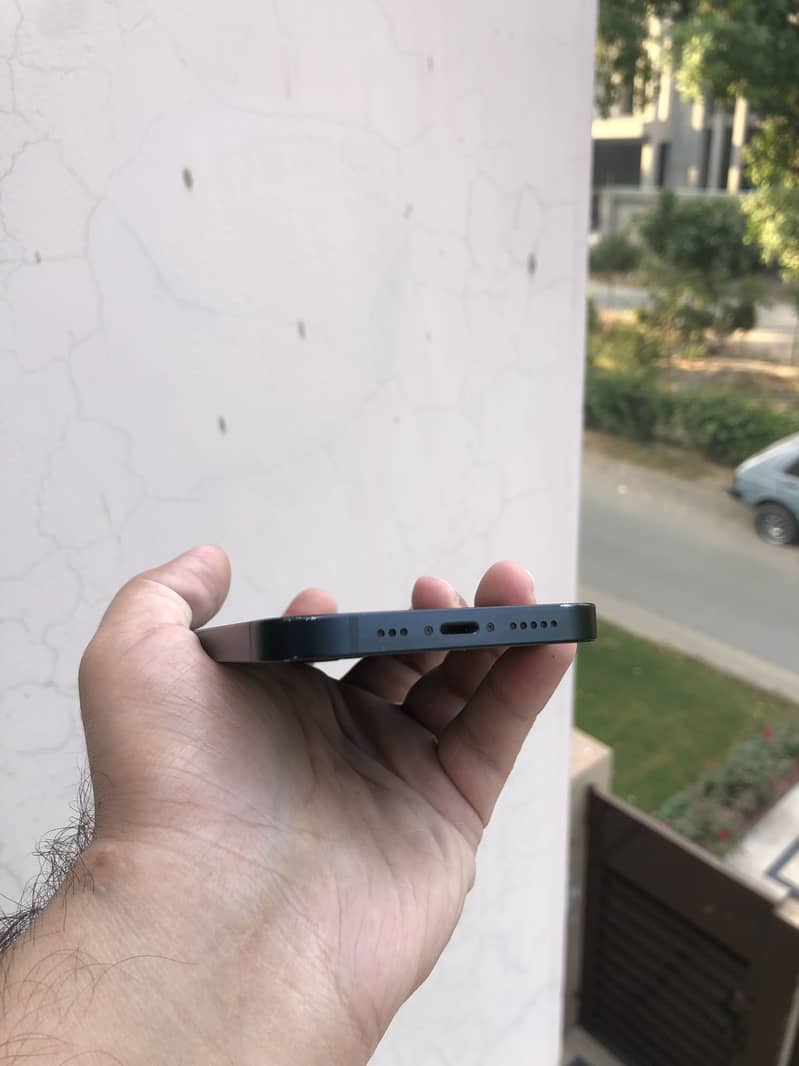 Apple iPhone 14 5
