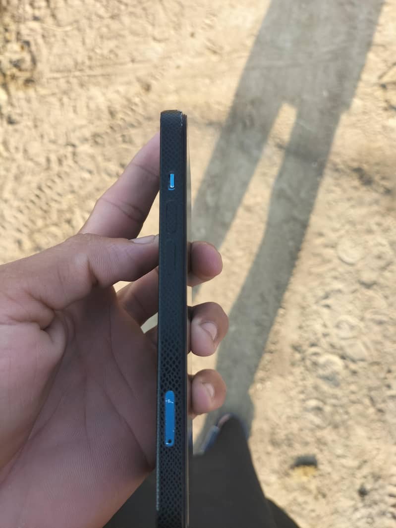 Apple iPhone 13 2