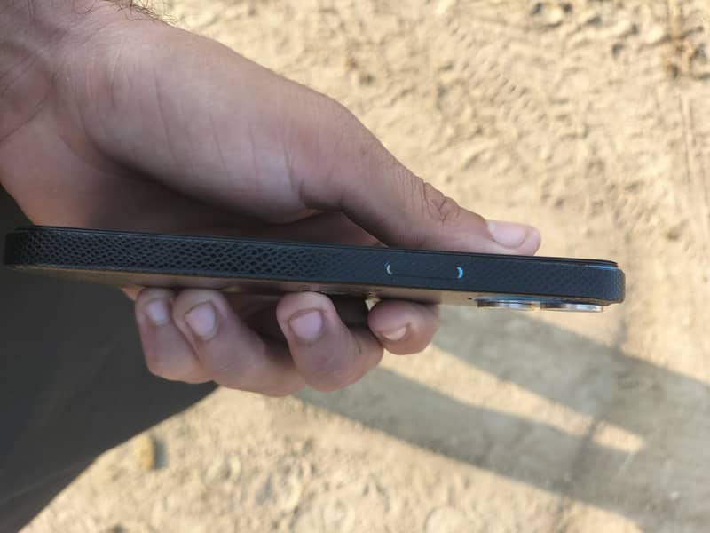 Apple iPhone 13 3