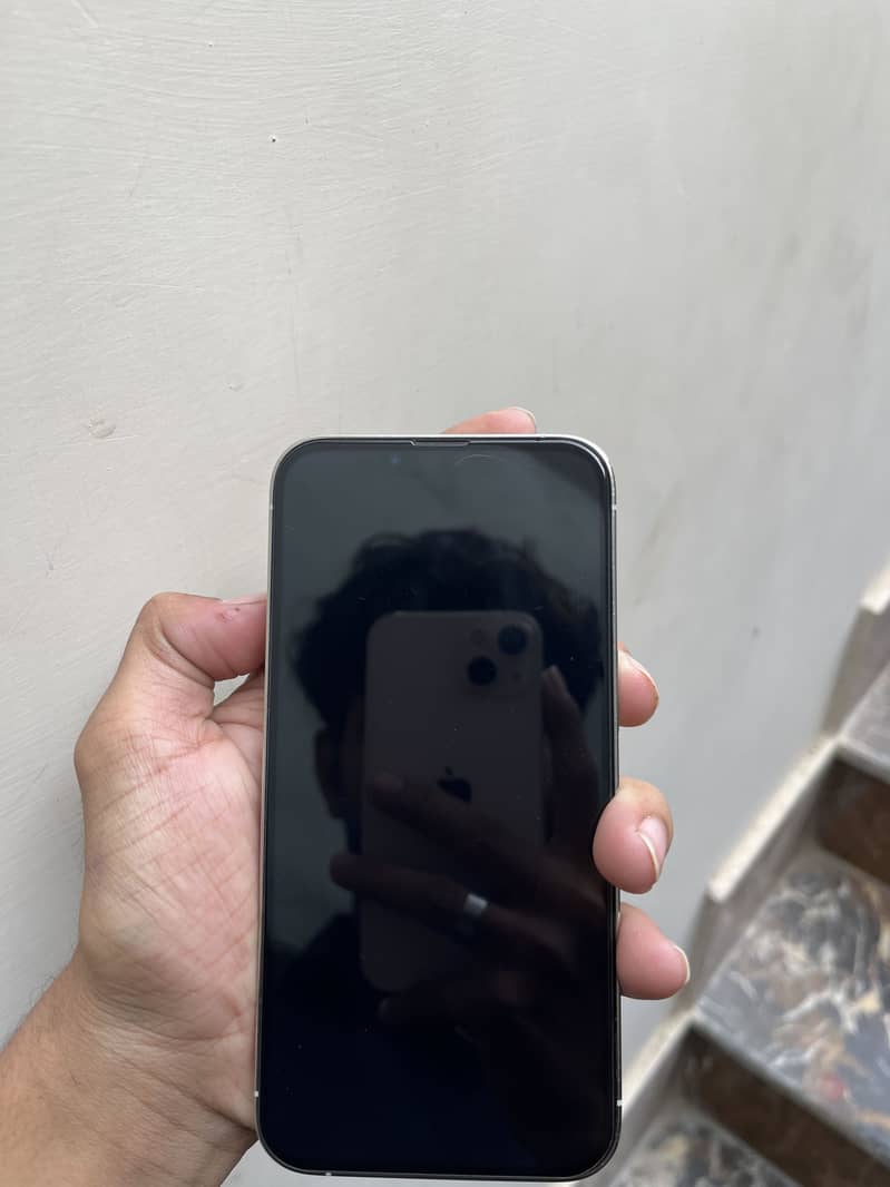 Apple iPhone 13 Pro 1