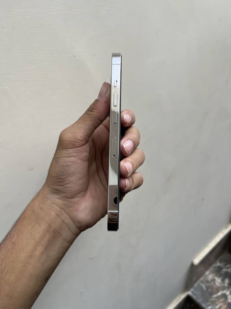 Apple iPhone 13 Pro 2