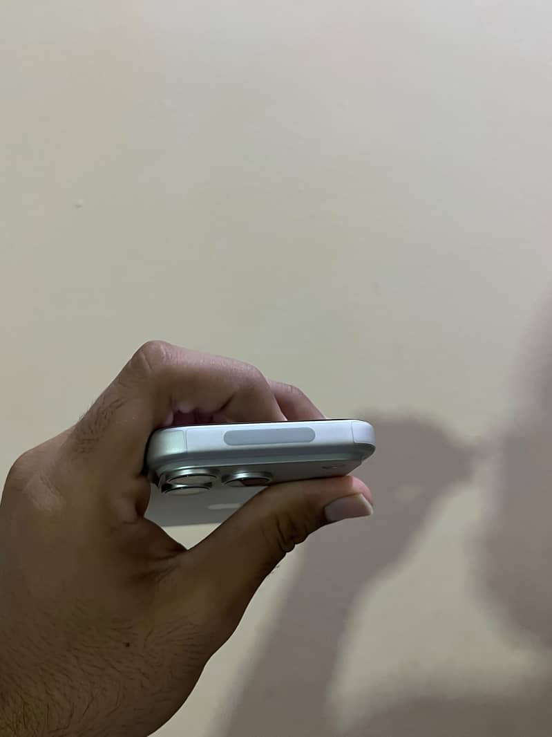 Apple iPhone 17 Pro 8