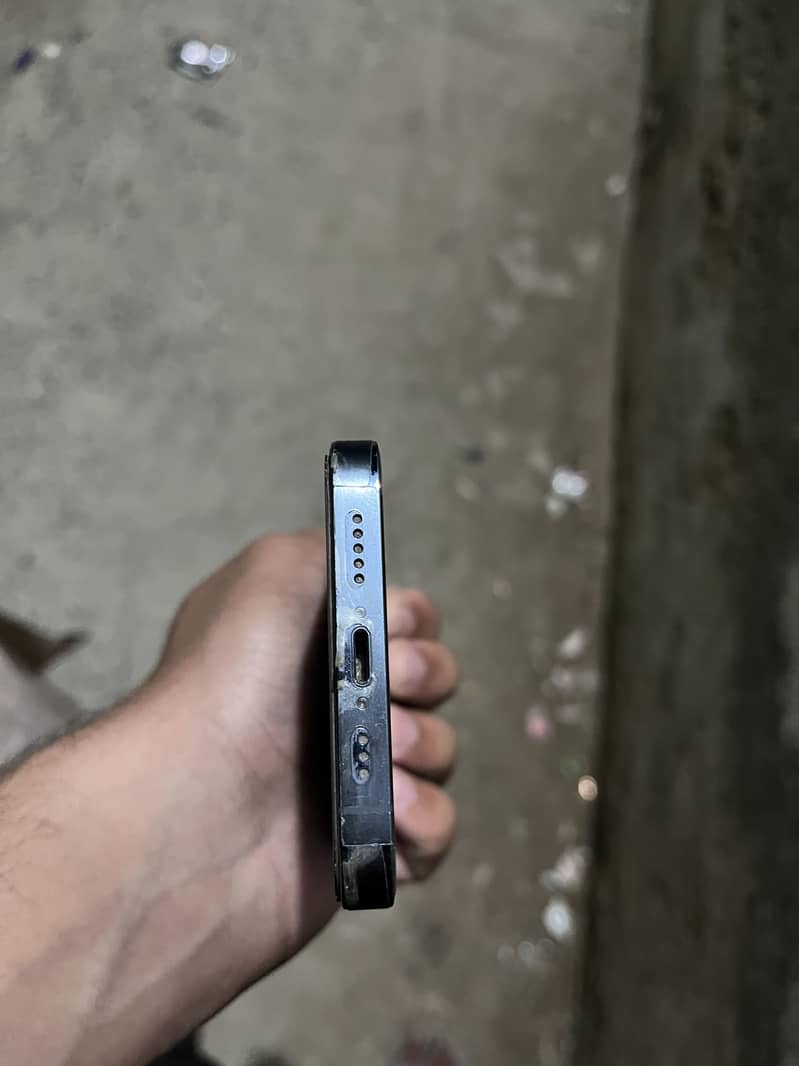 Apple iPhone 13 Pro 0